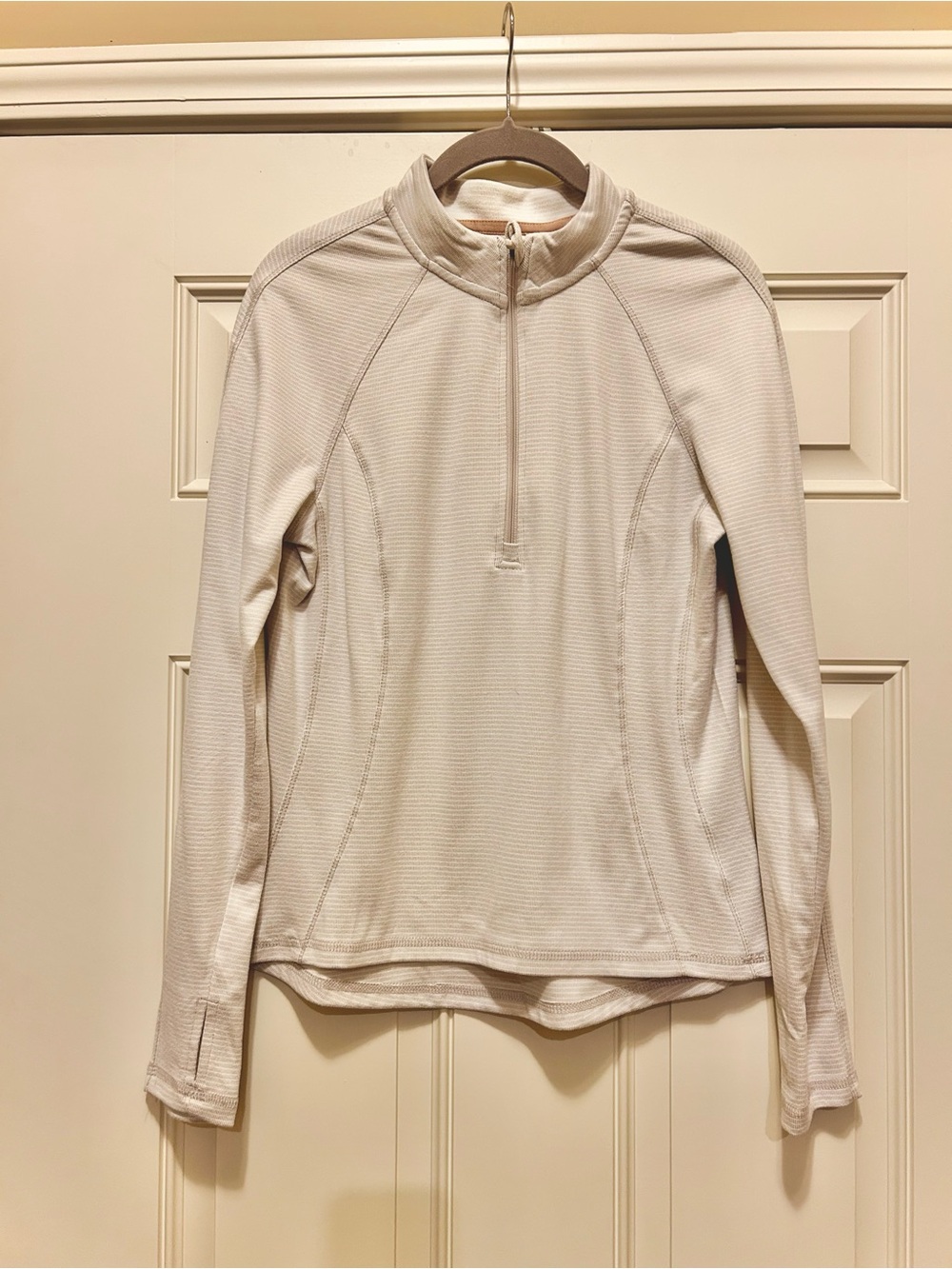 NWT Avalanche Casual Sport Long Sleeve 1/2 Zipped Top